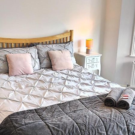 Cosy Bee And Apartment Bournemouth Esterno foto